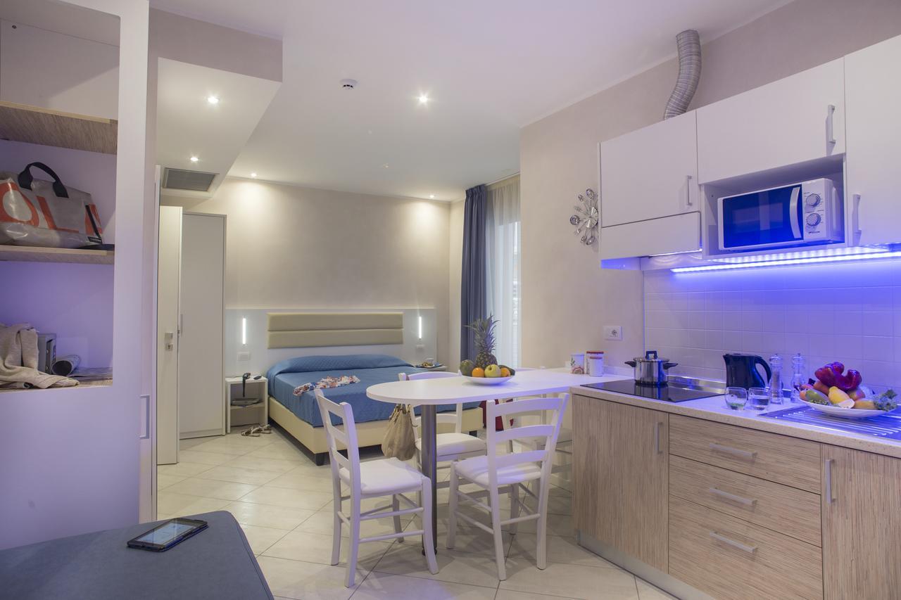 White Suite & Apartments เบลลาเรีย-อีเจอา มารีนา ภายนอก รูปภาพ