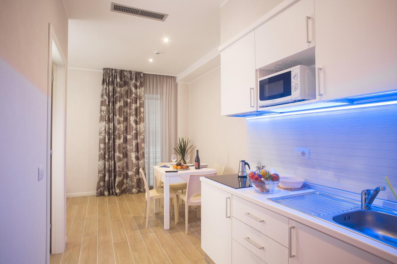 White Suite & Apartments เบลลาเรีย-อีเจอา มารีนา ภายนอก รูปภาพ