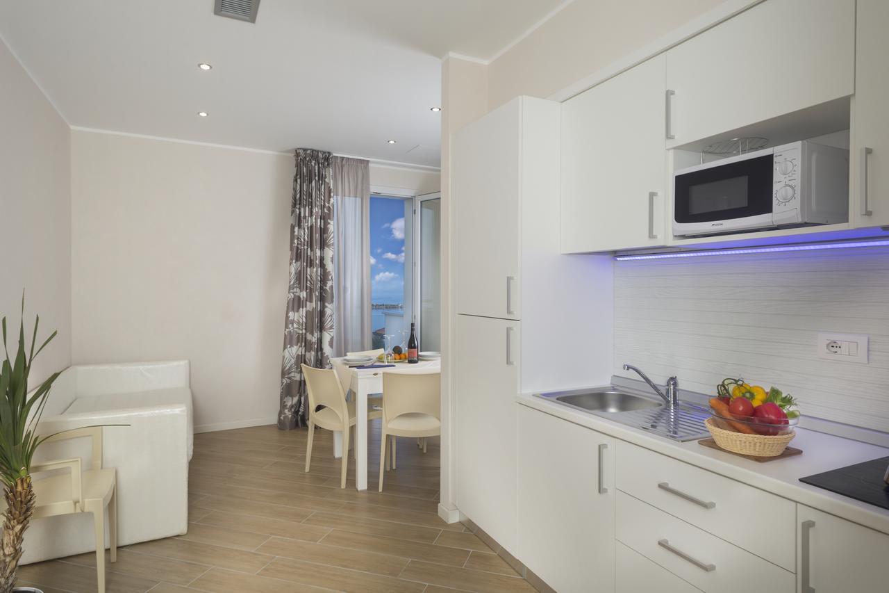 White Suite & Apartments เบลลาเรีย-อีเจอา มารีนา ภายนอก รูปภาพ