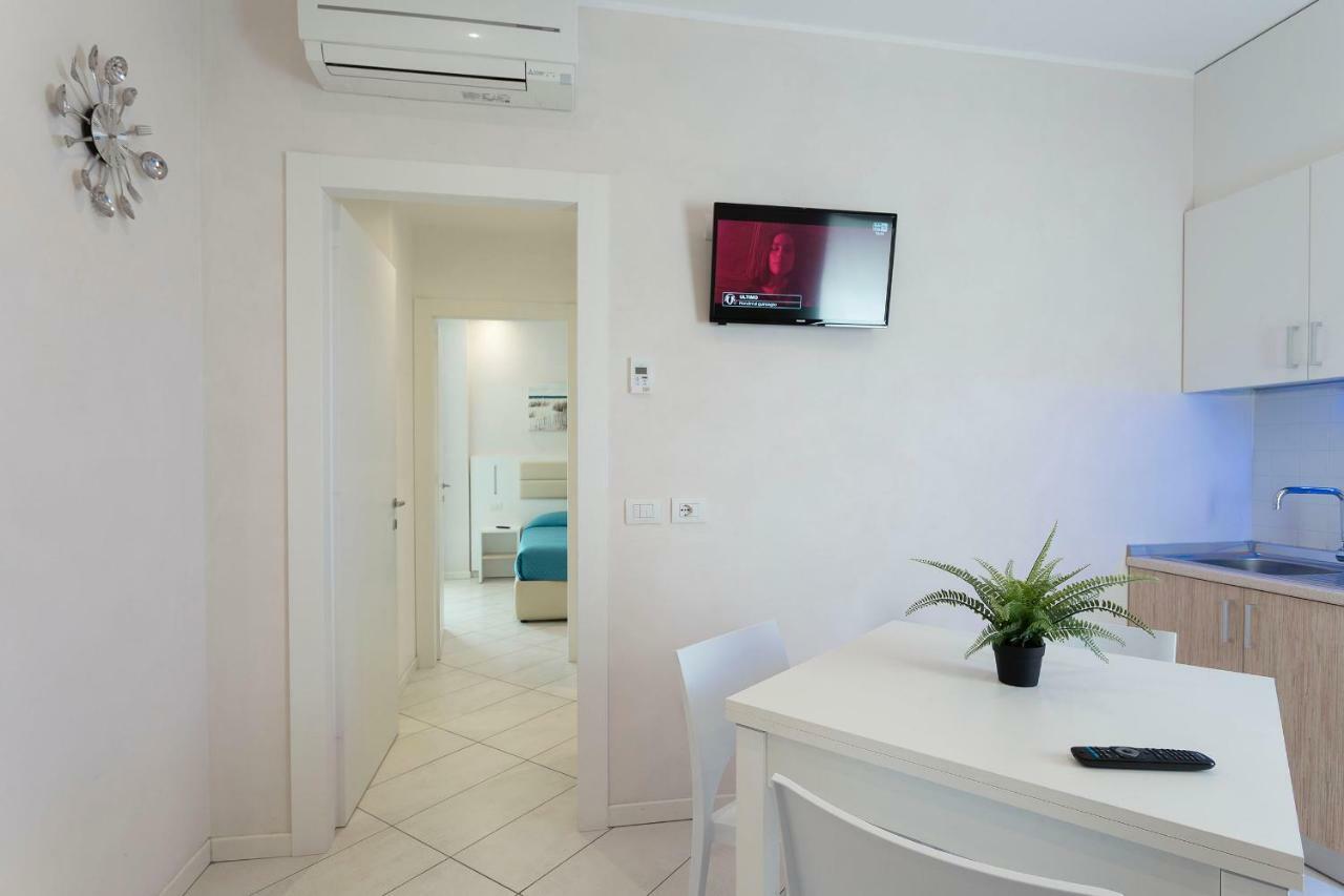 White Suite & Apartments เบลลาเรีย-อีเจอา มารีนา ภายนอก รูปภาพ