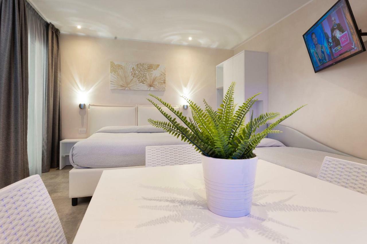 White Suite & Apartments เบลลาเรีย-อีเจอา มารีนา ภายนอก รูปภาพ